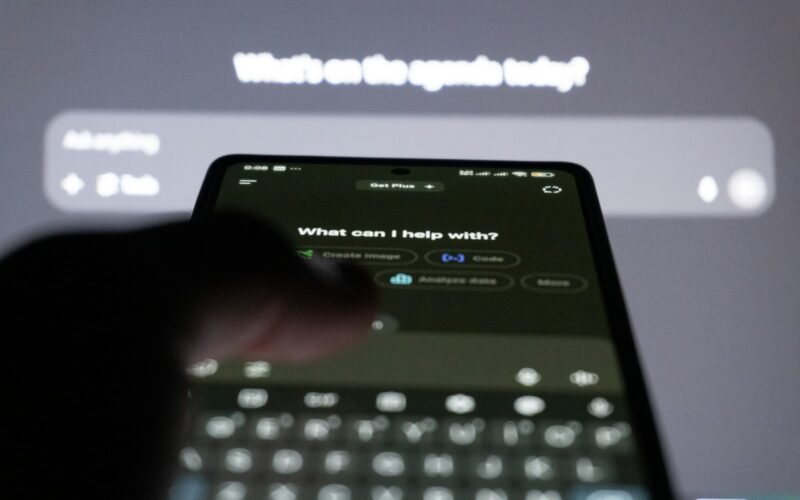 What Is Prompt Engineering? A Beginner’s Guide to Talking to AI